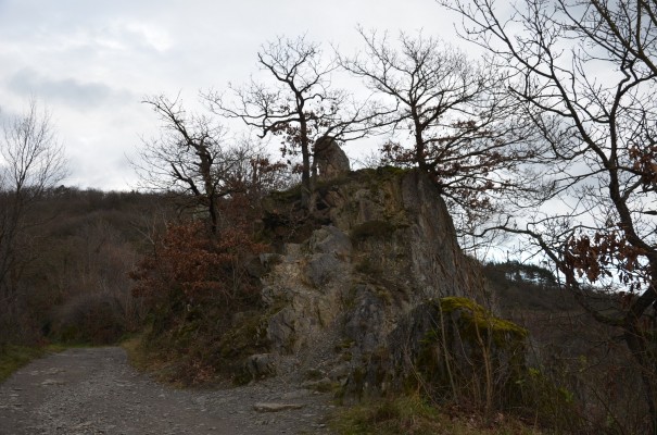 Felsen auf dem Rotweinwanderweg © entdecker-greise.de