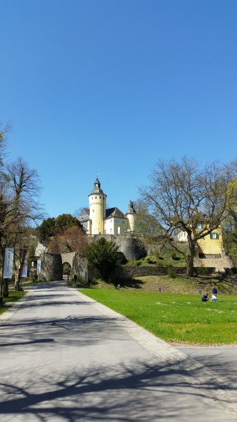 Start- und Endpunkt des Klangpfades bei Nümbrecht ist Schloss Homburg. ©entdecker-greise.de