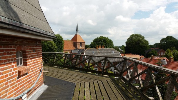 Vom Dach der Getreidemühle bietet sich ein herrlicher Blick über Rysum. ©www.entdecker-greise.de