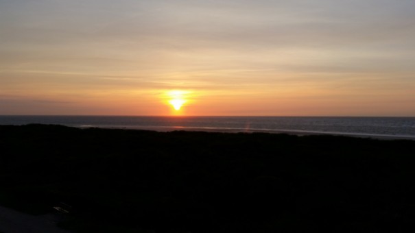 Freie Sicht auf die herrlichsten Sonnenuntergänge, aus dem Panorama Restaurant Seekrug, auf Langeoog.©www.entdecker-greise.de